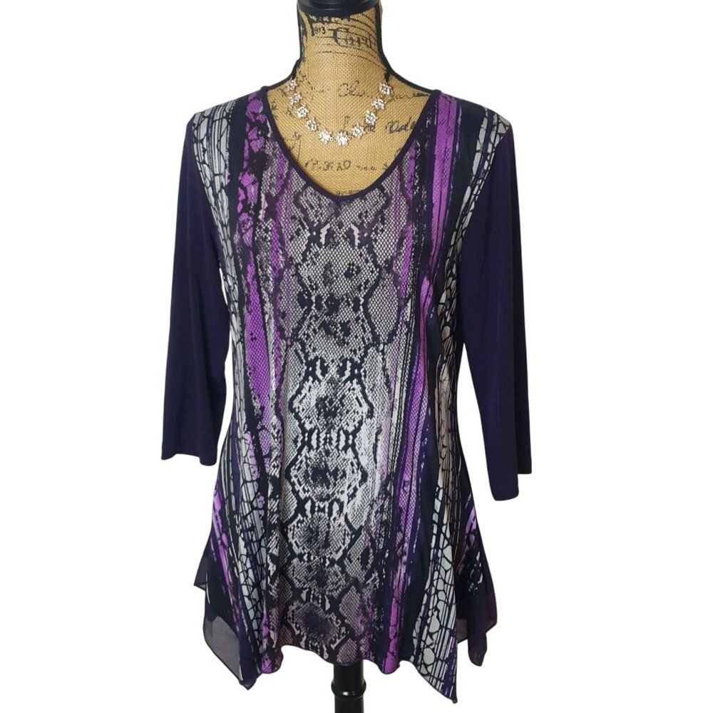 Nygard Womens Tunic Petite M Purple Snakeskin Print 3/4 Slv Sharkbite Hem Chic